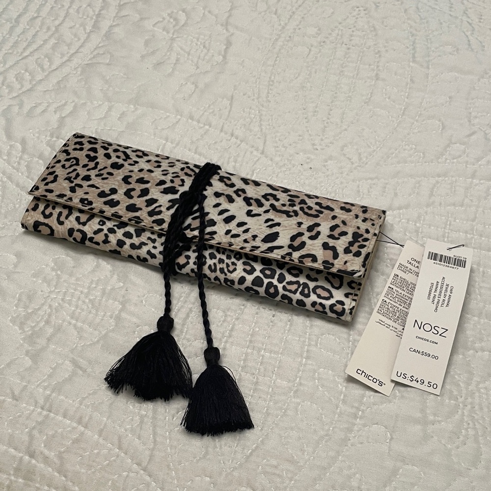 NWT $49 CHICO’S Animal Print Jewelry Roll for Travel and Organization